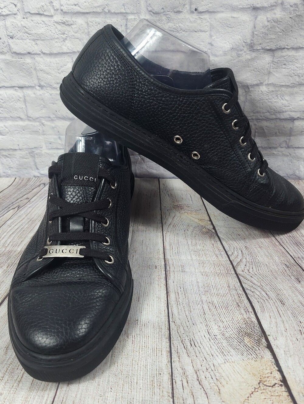 GUCCI Men’s Pebbled Leather Sneakers Size 9 1/2
